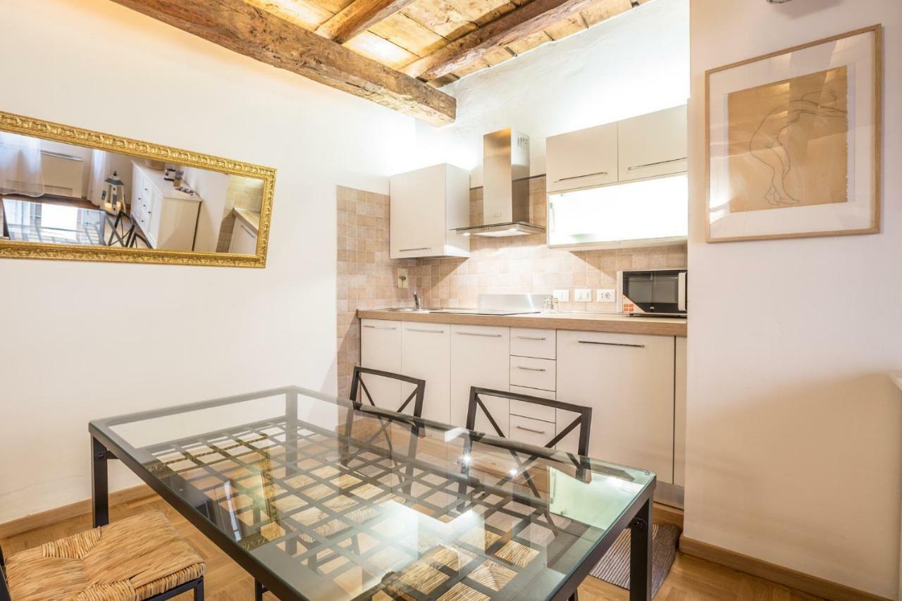 Palazzo Bocchi - The Place Apartments โบโลญญา ภายนอก รูปภาพ