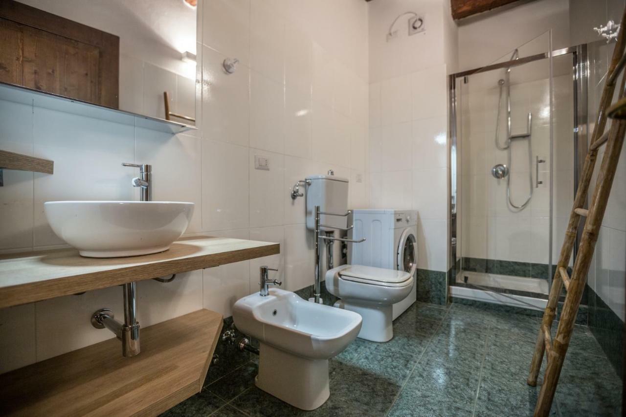 Palazzo Bocchi - The Place Apartments โบโลญญา ภายนอก รูปภาพ